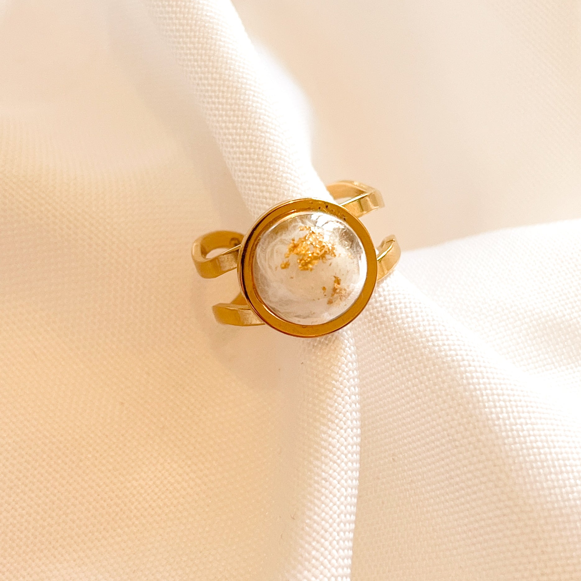 bague blanche faite main pour cérémonie et grandes occasions bague blanche faite main pour cérémonie et grandes occasions