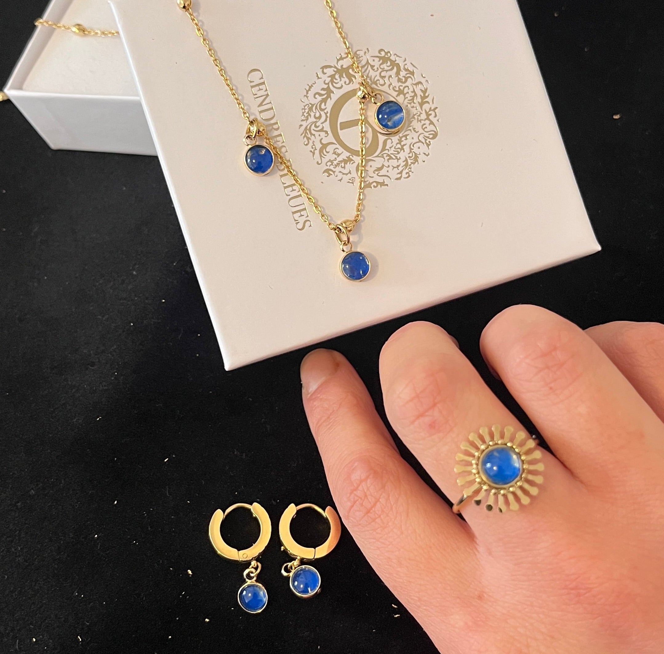 Coffret Collier, Boucles & Bague