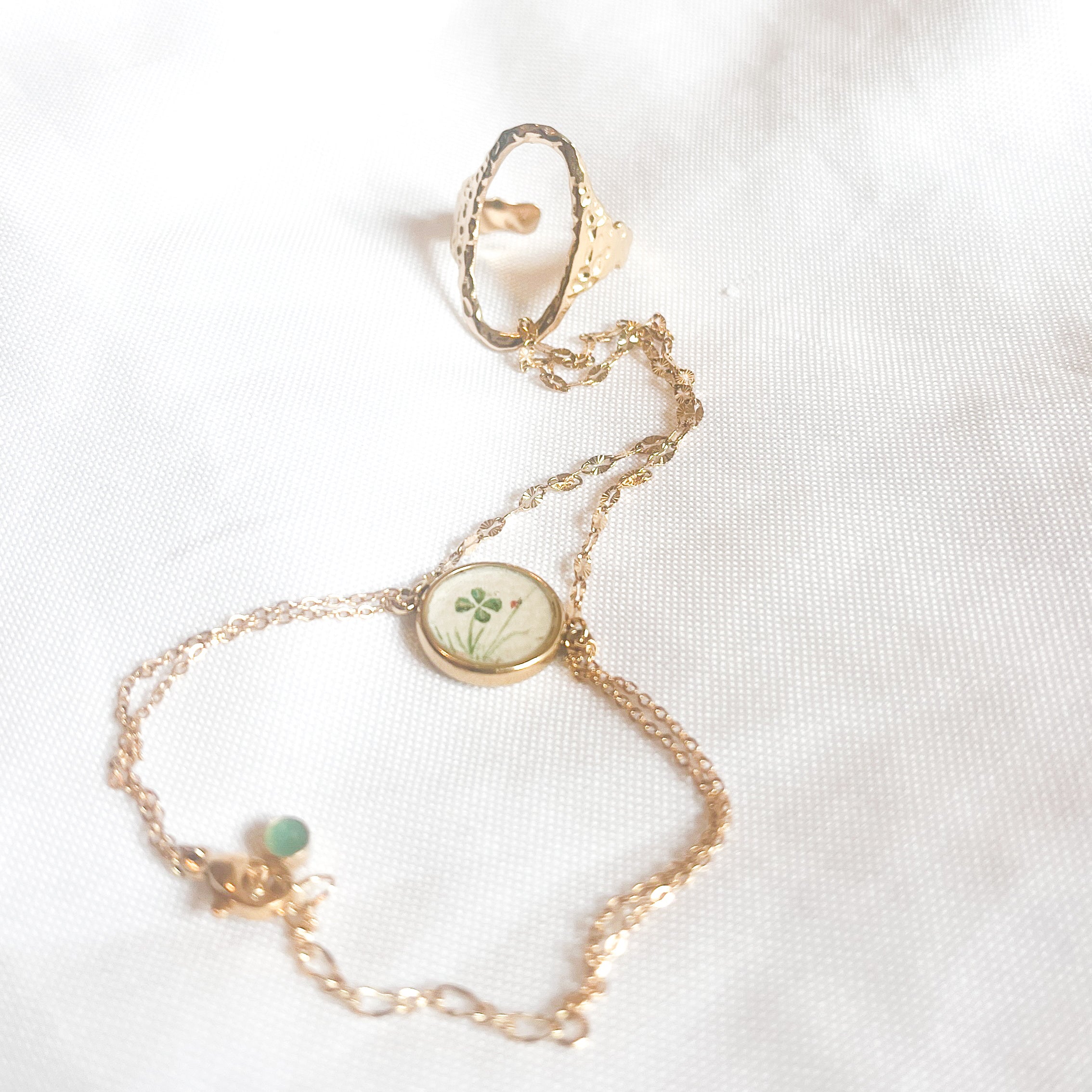 Bijou de main Flora