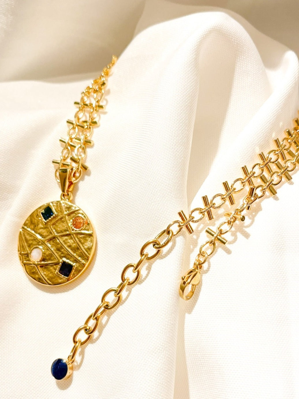 Collier Lips