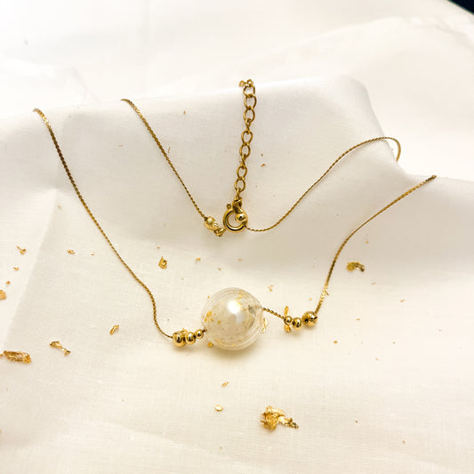 Collier Isis