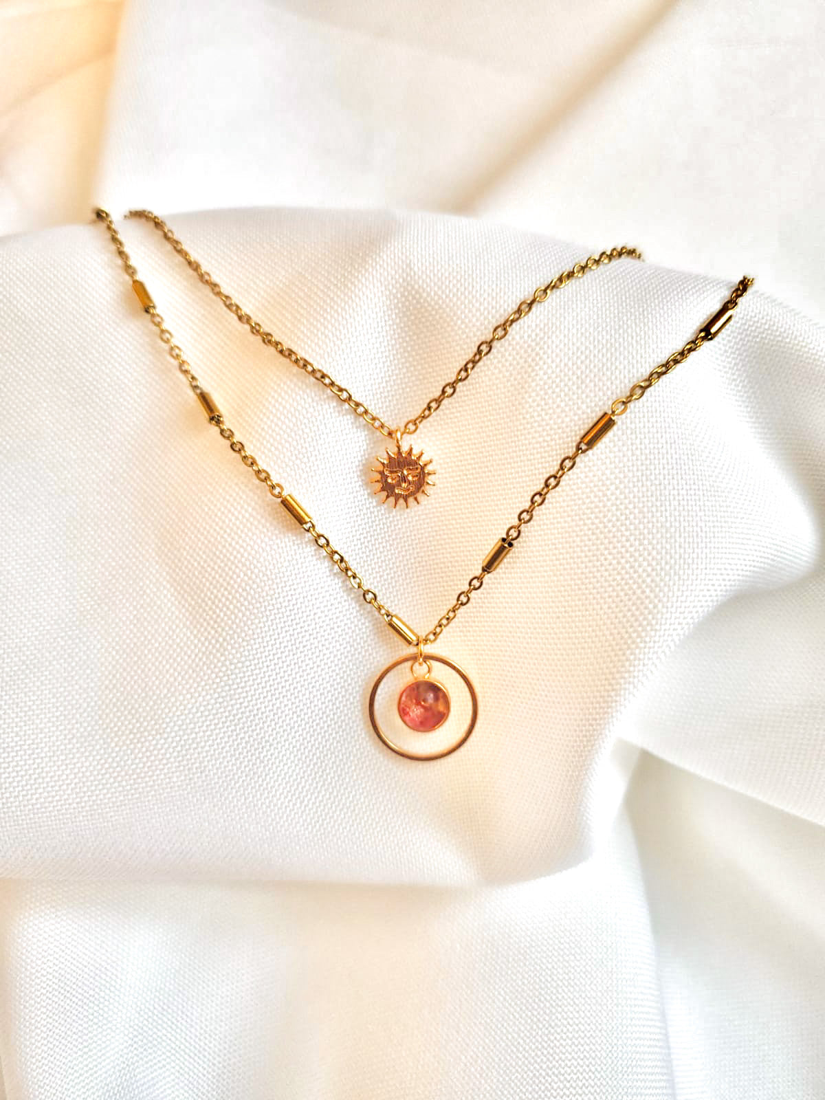 Collier Helios
